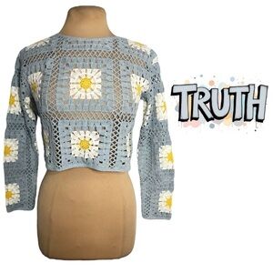 Truth by Republic cropped granny square sweater in blue yellow and white Size S
